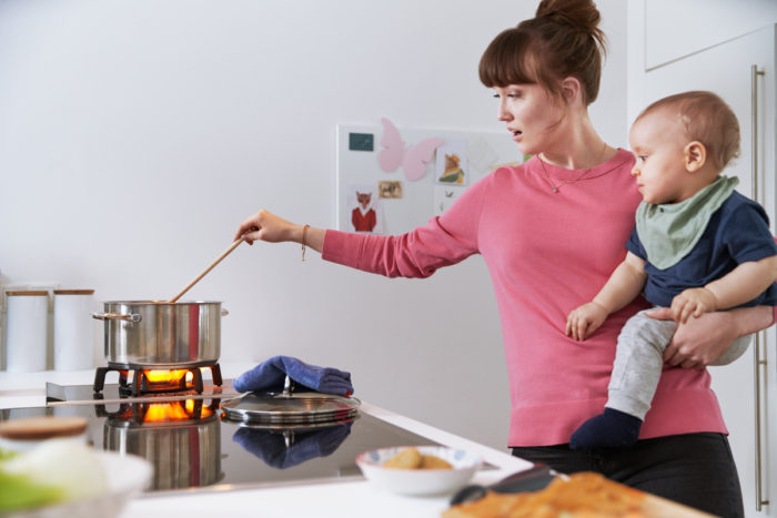 Markus Roessle Uniqa Versicherungen Haushalt Mutter Baby Kochen