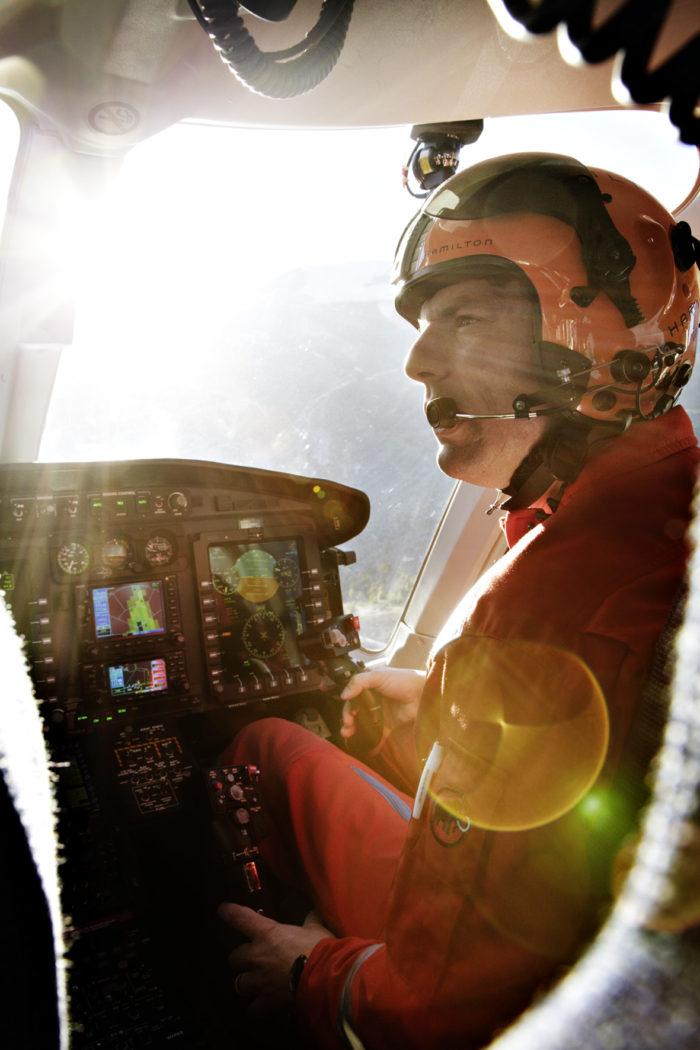 Noe Flum Air Zermatt Pilot Daniel Aufdenblatten Cockpit Hubschrauber Bell 429