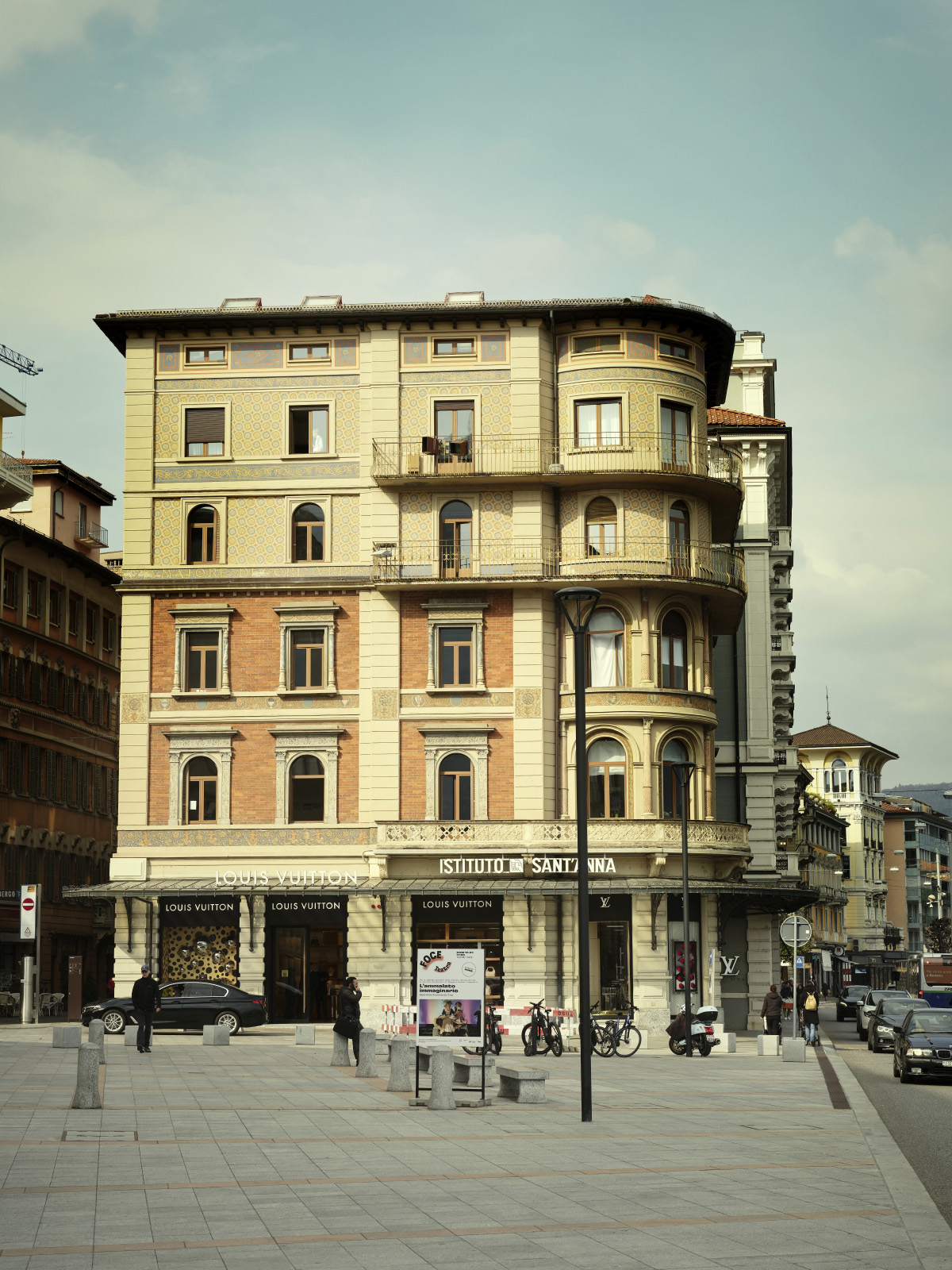 Reportage über das Grand Café Al Porto in Lugano und Umgebung, Ecke Via Nassa , Riva Vincenzo Vela
